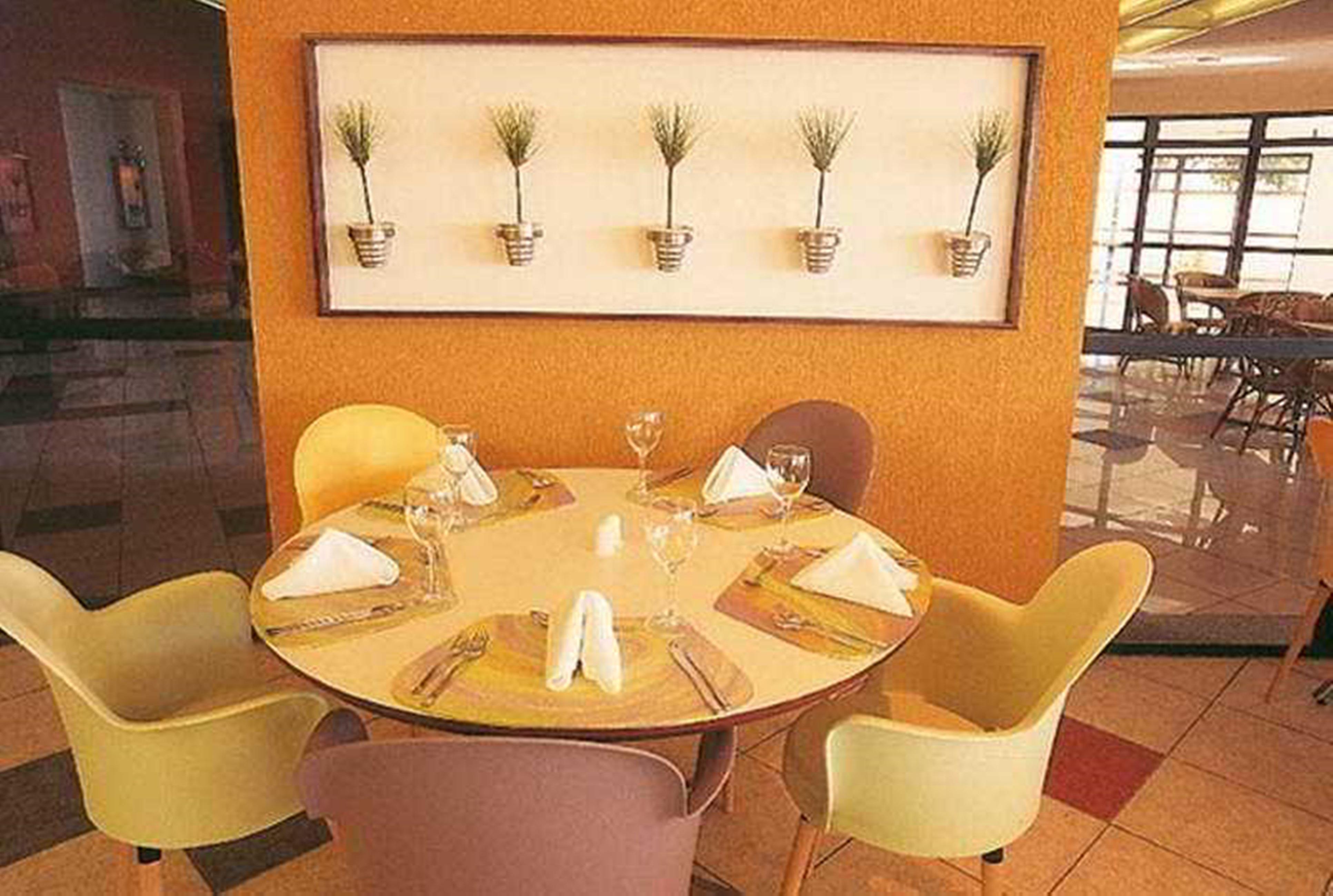 Iate Plaza Hotel Форталеза Ресторан фото